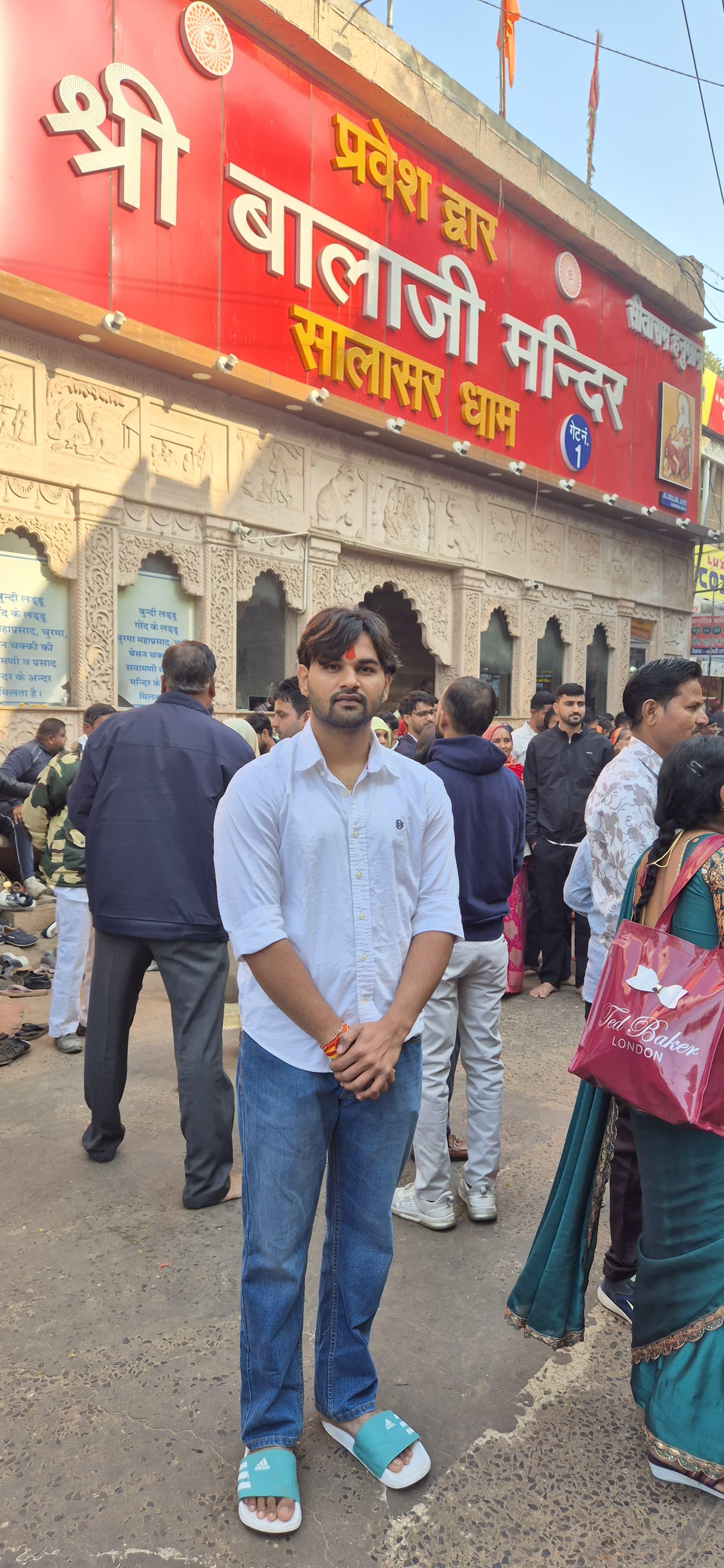 Prince Choudhary at Balaji Mandir Salasar with crowd